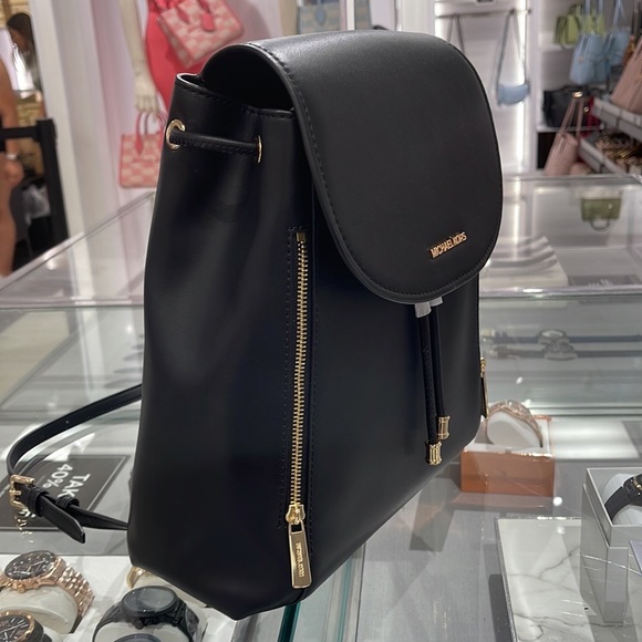 Michael Kors Backpack Bag Phoebe Medium Flap Drawstring Backpack Black 
NWT - Picture 3 of 16